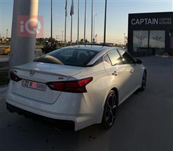 نيسان ألتيما